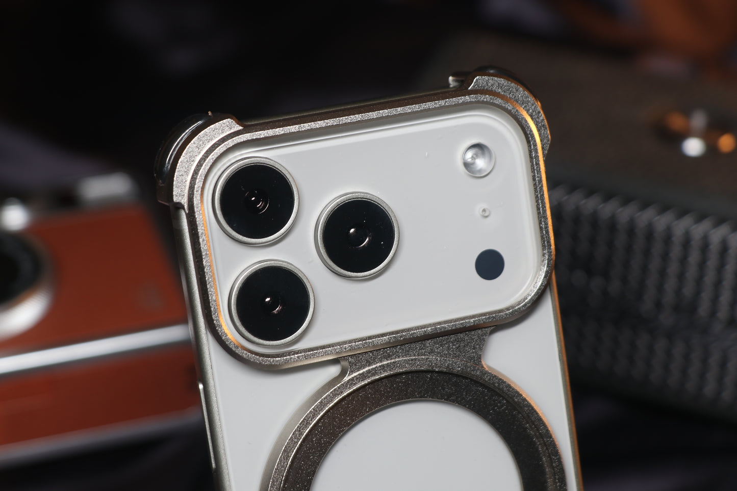 Metal Cases Armor Z — iPhone 17 Series