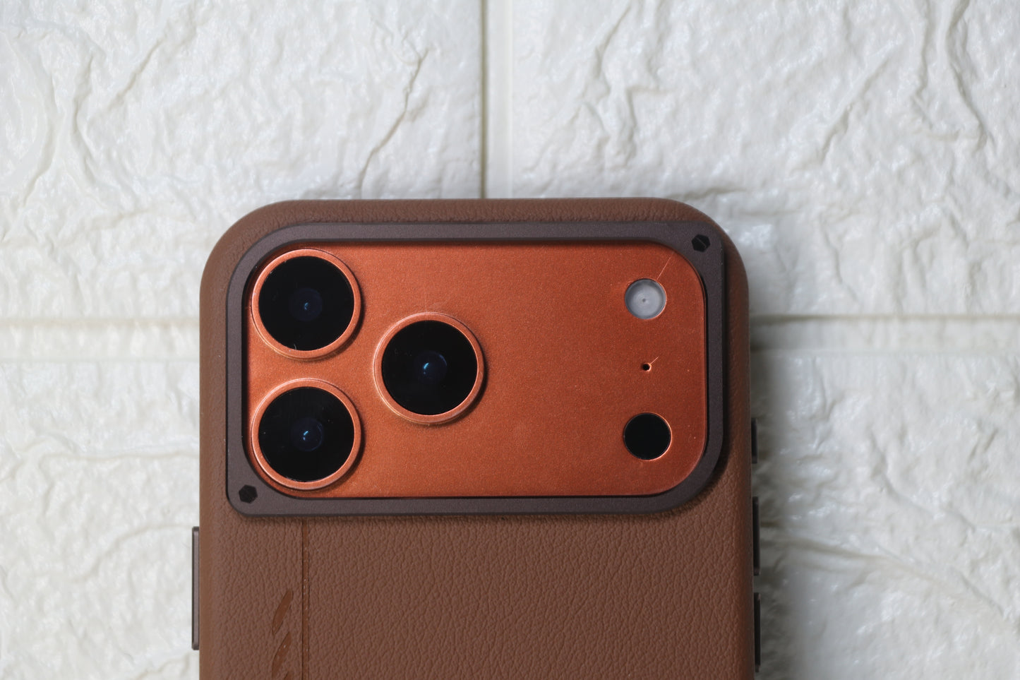 KK Baron Leather — iPhone 17 Pro