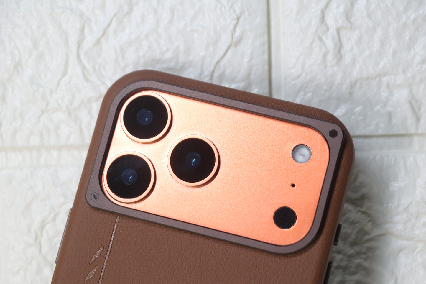 KK Baron Leather — iPhone 17 Pro