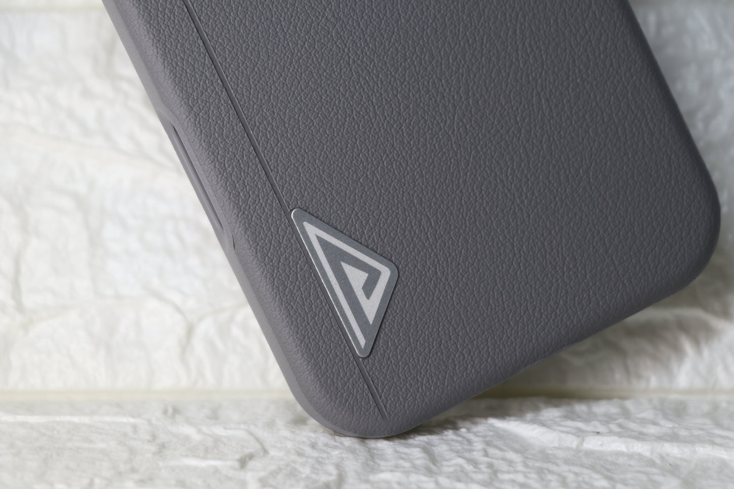 KK Baron Leather — iPhone 17 Pro