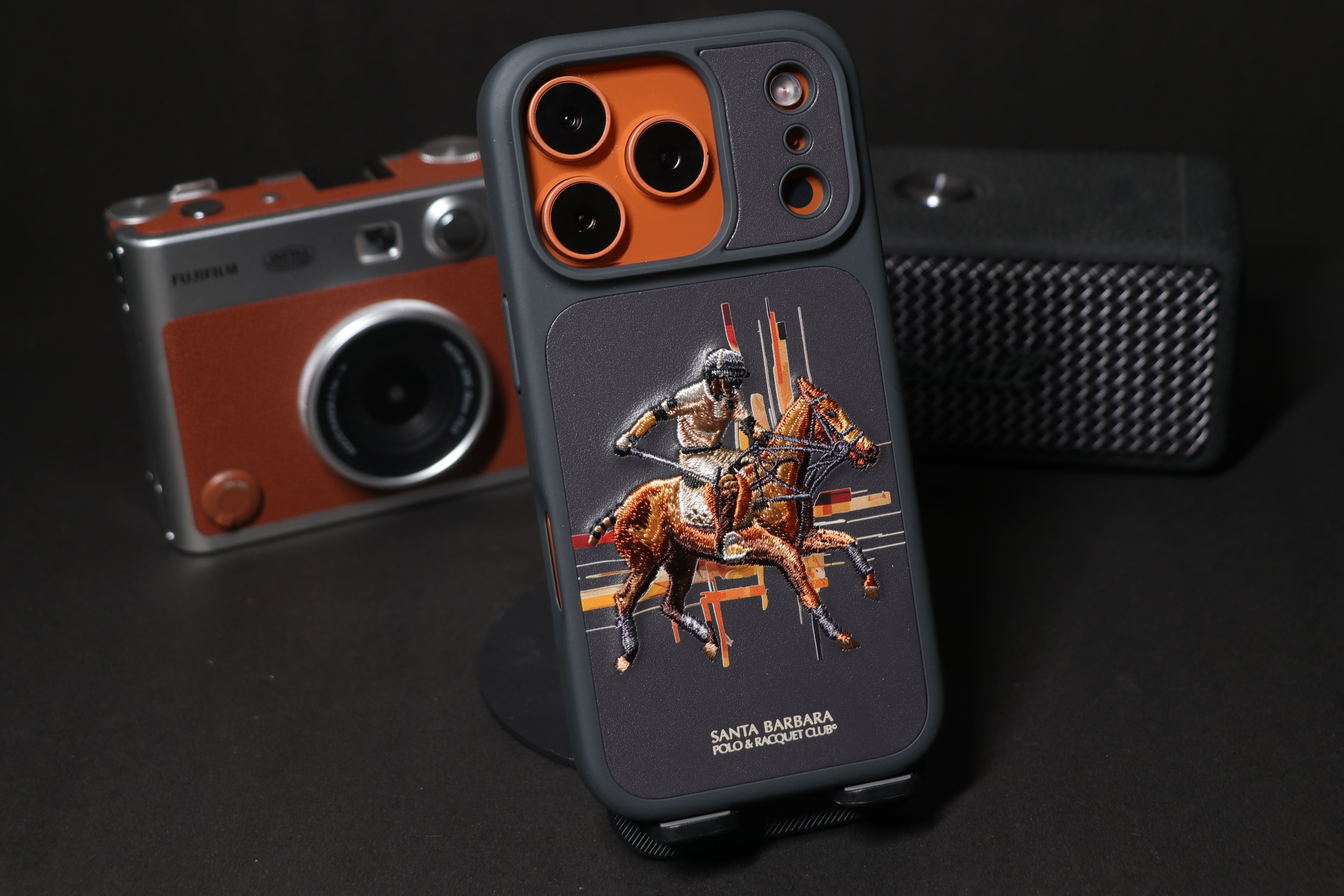 Santa Barbara Cedric — iPhone 17  Series