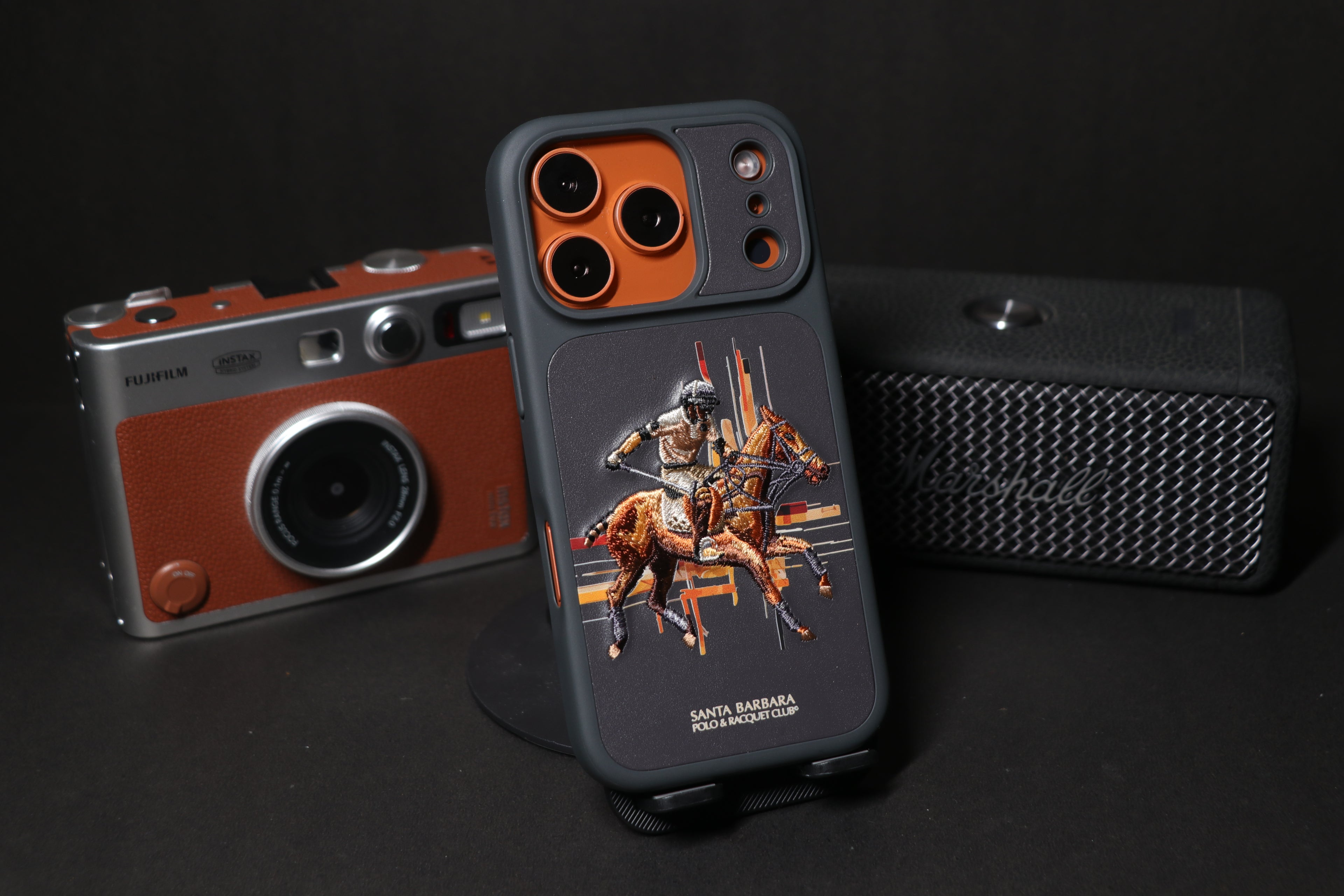 Santa Barbara Cedric — iPhone 17  Series