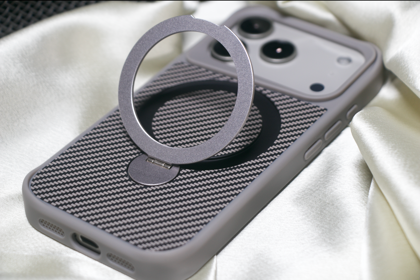 KK Carbon Luxe — iPhone 17 Series