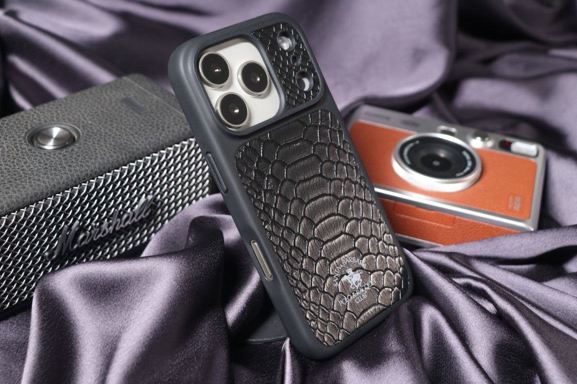 Santa Barbara Knight — iPhone 17 Series