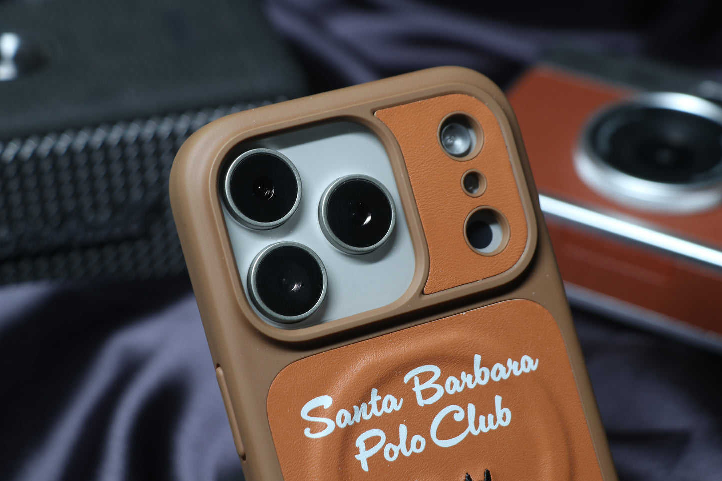 Santa Barbara Questa — iPhone 17 Series