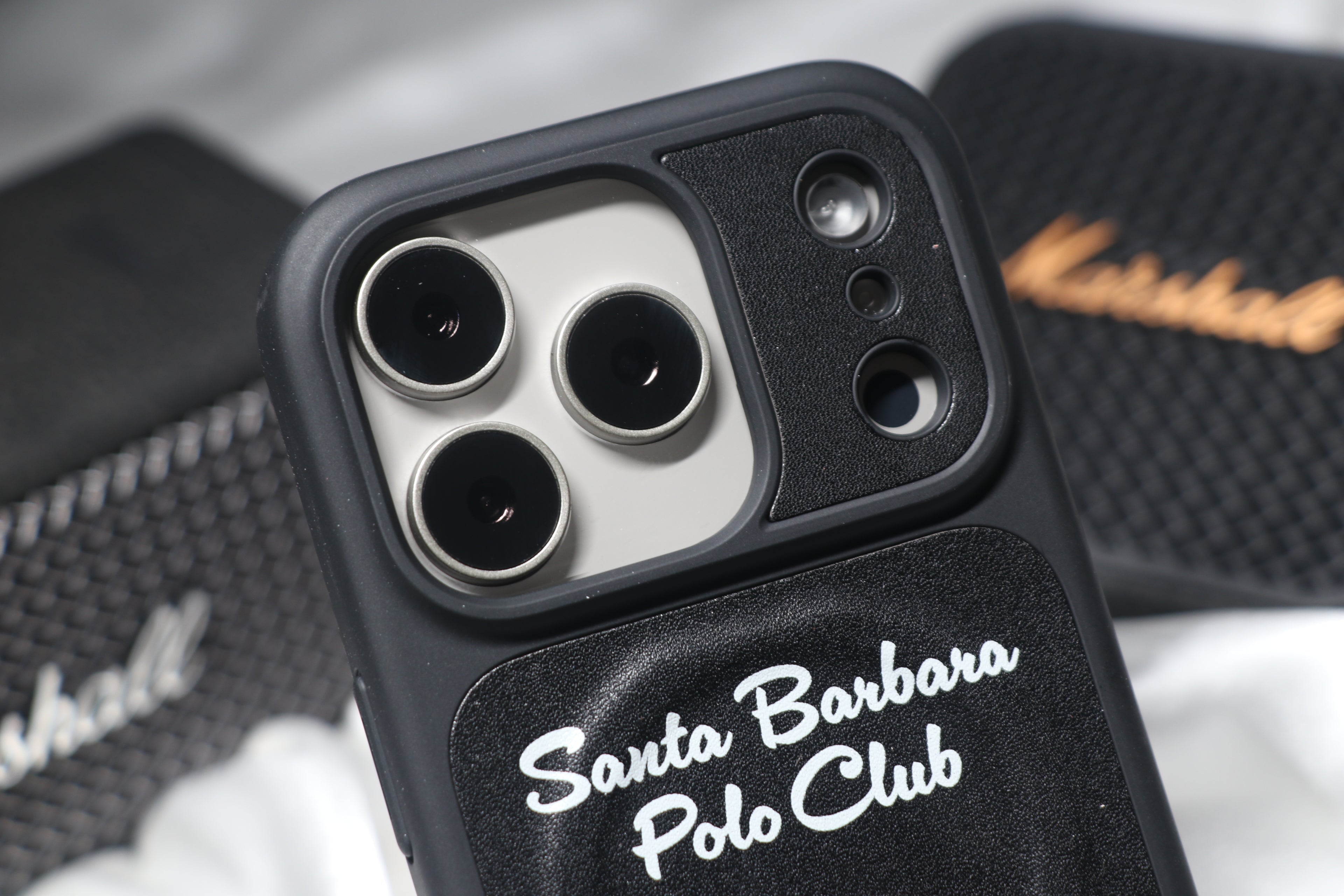 Santa Barbara Questa — iPhone 17 Series